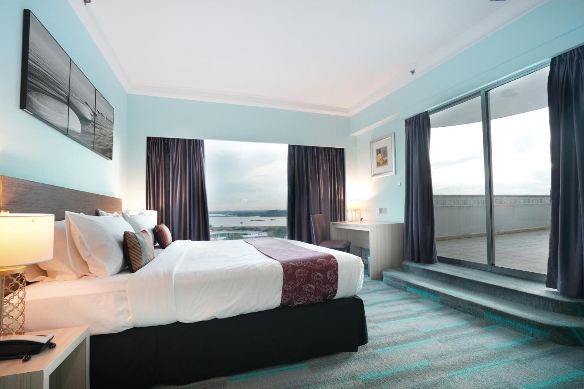 Thistle Джохор-Бару Экстерьер фото Deluxe Ocean View