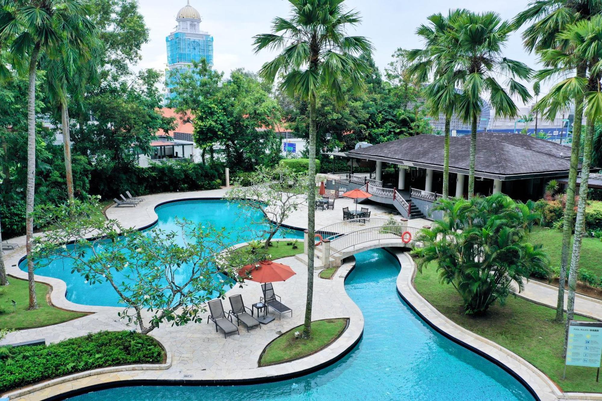 Thistle Джохор-Бару Экстерьер фото The pool at the Shangri-La Hotel, Kuala Lumpur