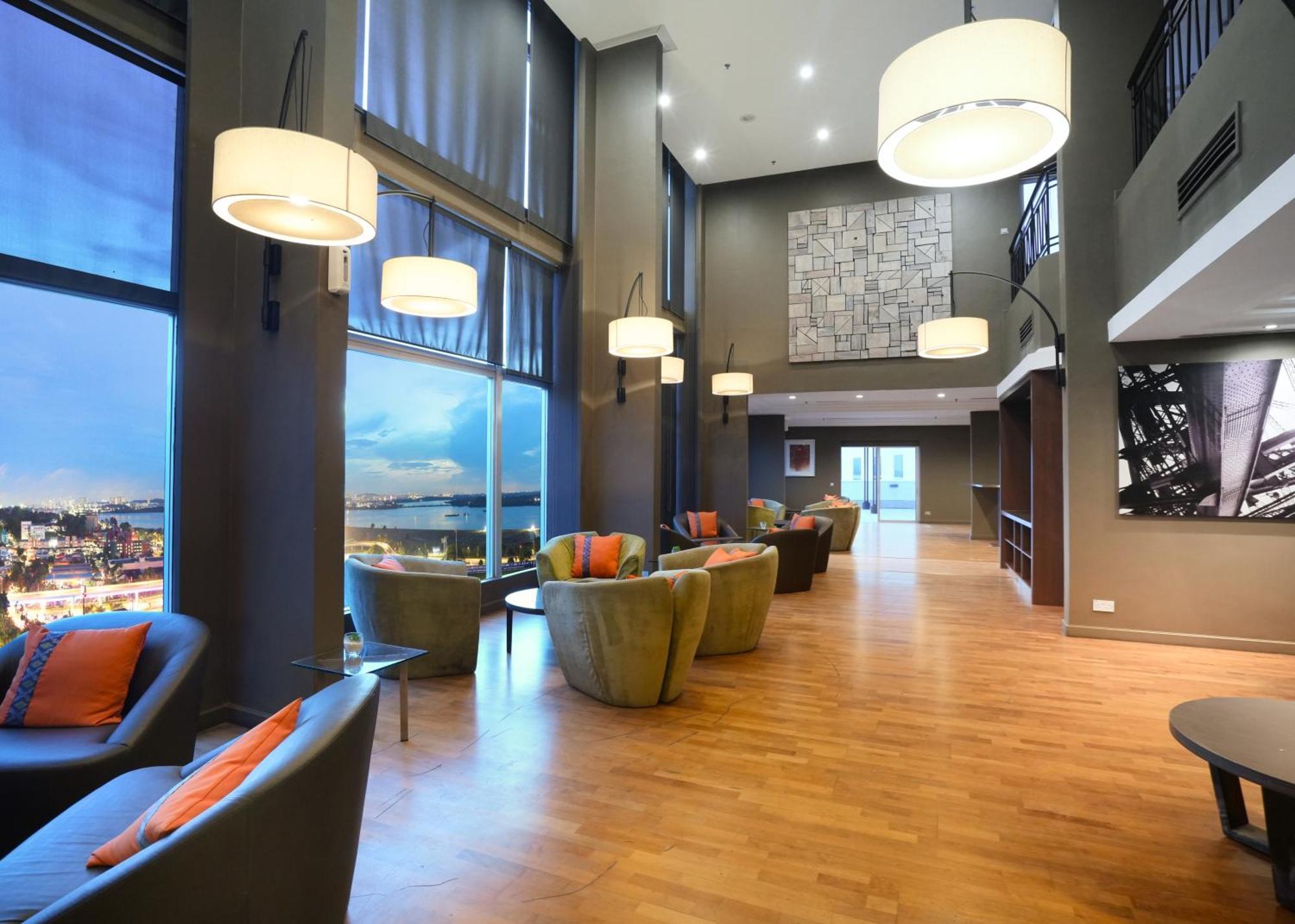 Thistle Джохор-Бару Экстерьер фото Club Lounge at KLIA