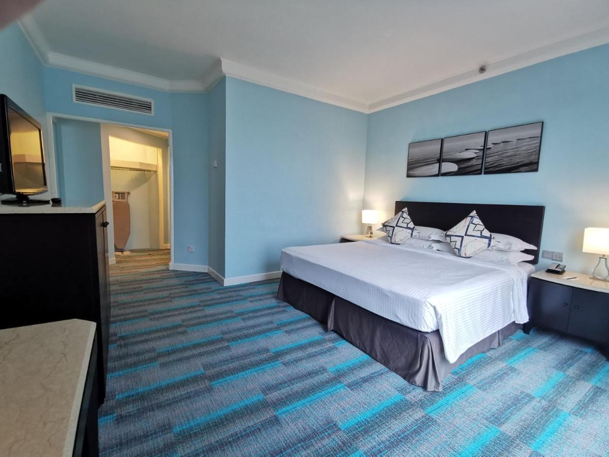Thistle Джохор-Бару Экстерьер фото Deluxe Room